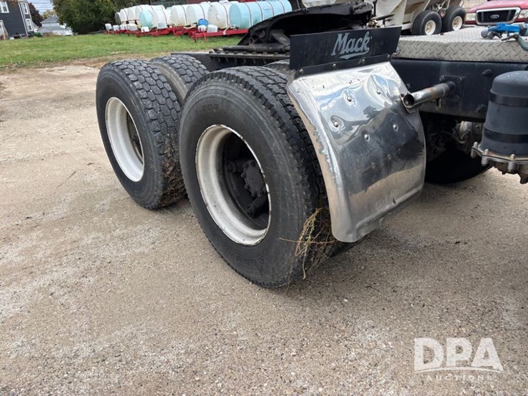 mack-r686st-image-49