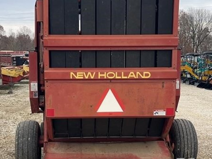 new-holland-660-image-4