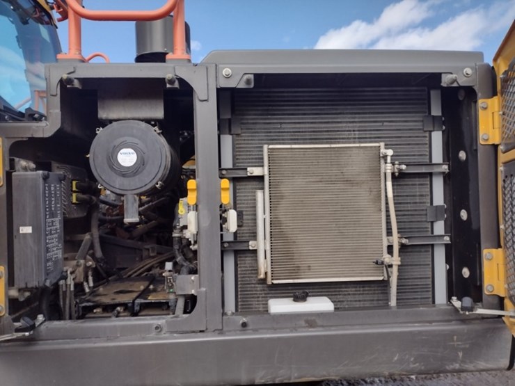 volvo-ec220e-lr-image-41