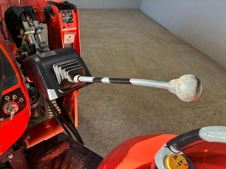 2022-kubota-l3902hst-image-26