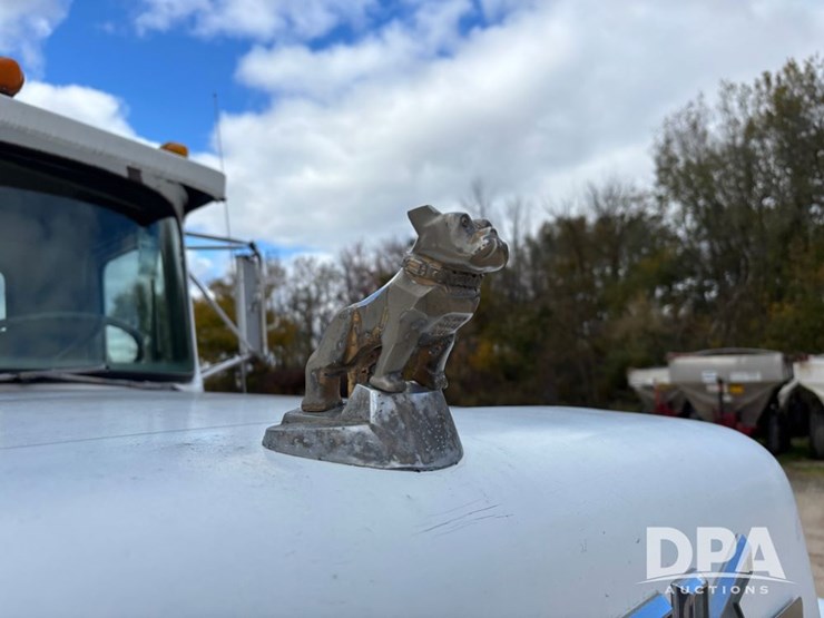 1985-mack-r686st-image-25