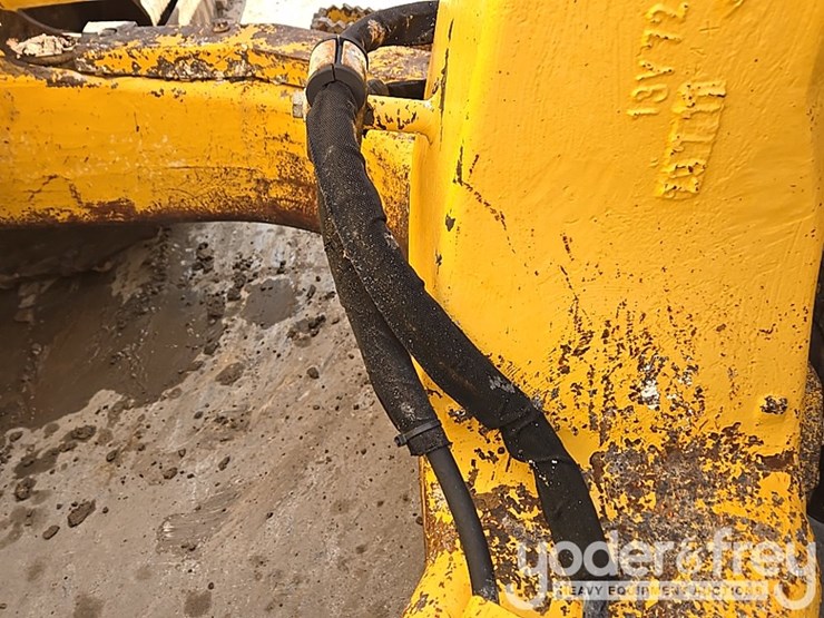 2018-komatsu-d61pxi-24-image-52