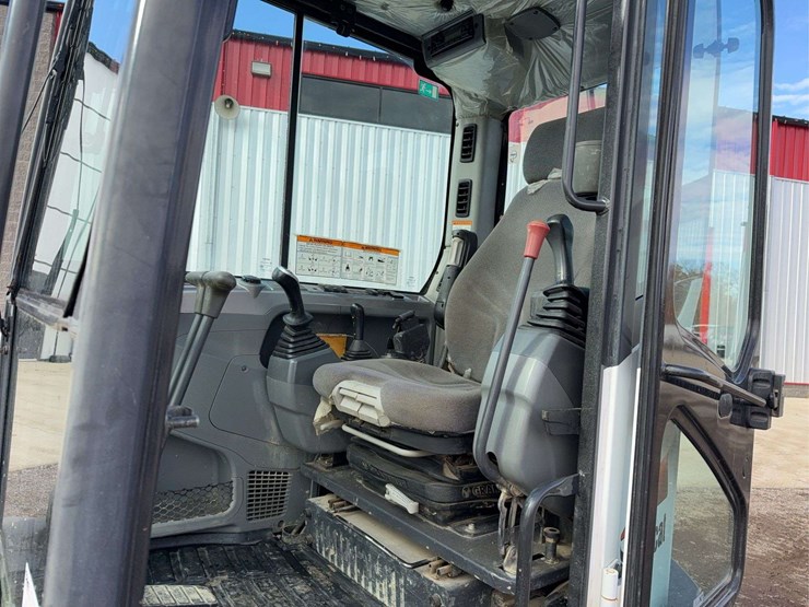 2016-bobcat-e85-image-58