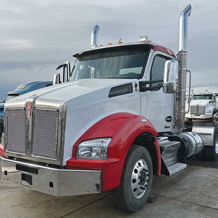 2024 KENWORTH T880