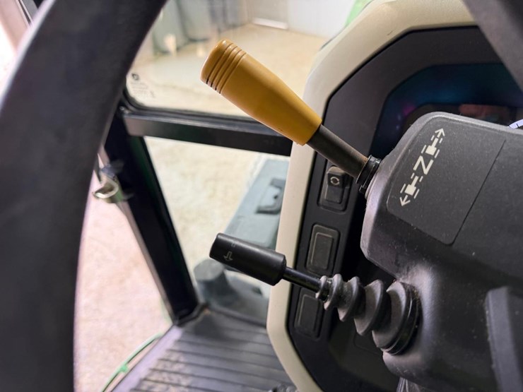 john-deere-5.5-image-21