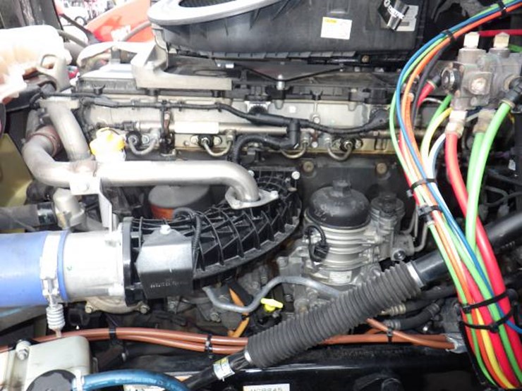 freightliner-cascadia-126-image-23