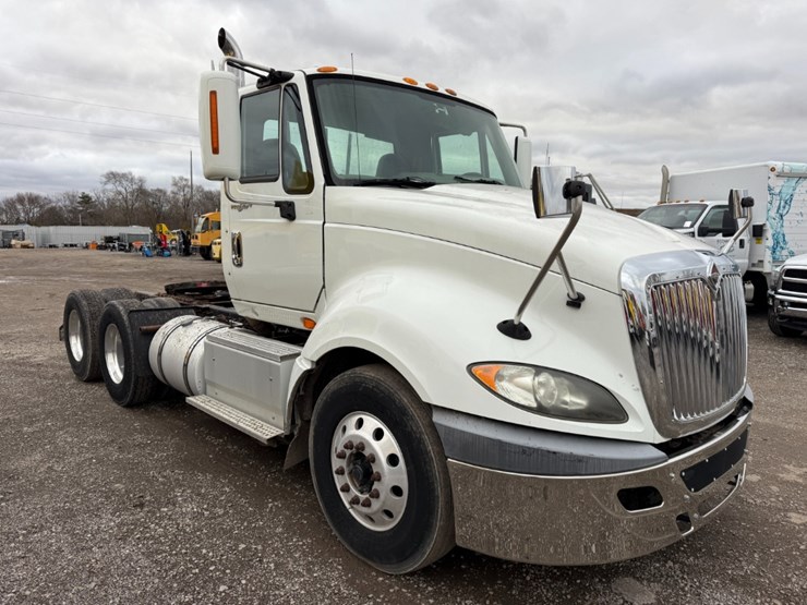 2014-international-prostar-image-2