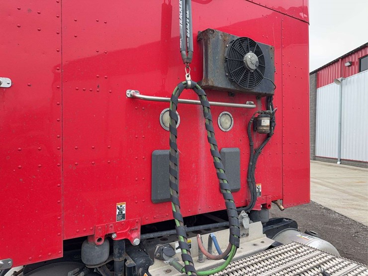 2019-peterbilt-579-image-26