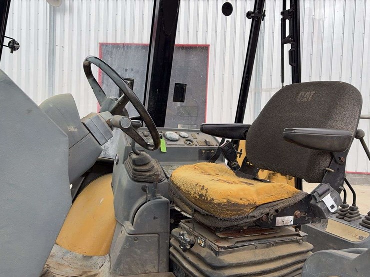 caterpillar-416c-image-21