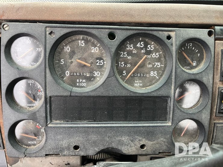 freightliner-fl80-image-44