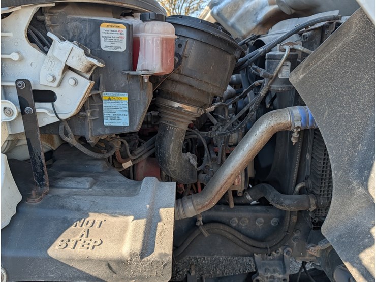 freightliner-108sd-image-22