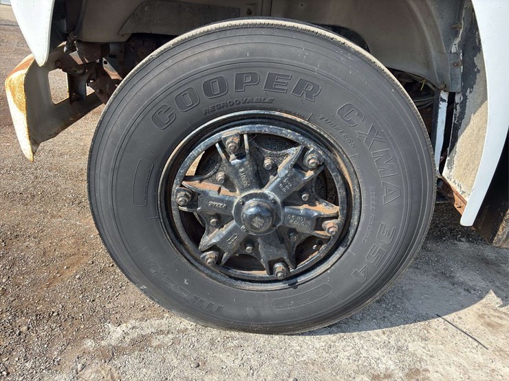 1992-ford-f700-image-8