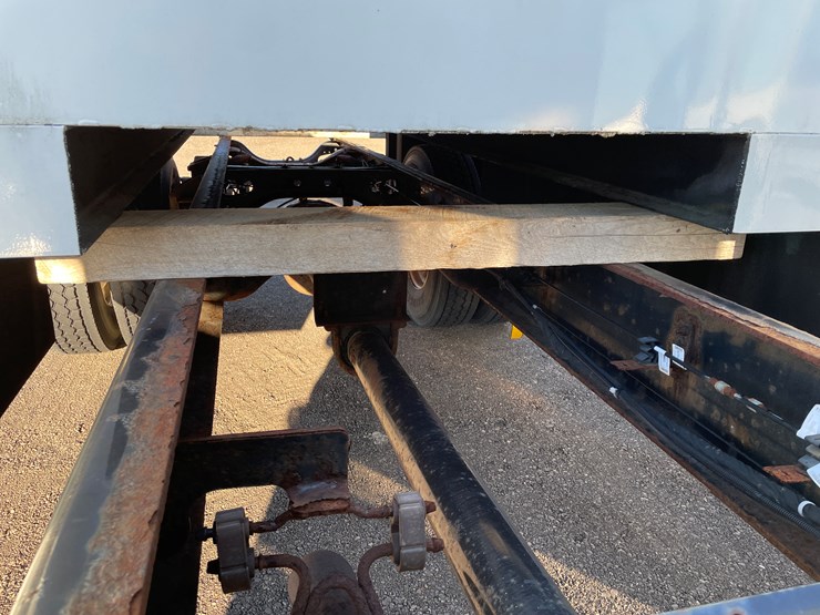 2015-ford-f650-image-18