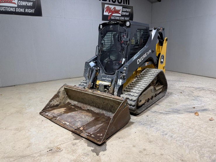 2021-deere-317g-image-2