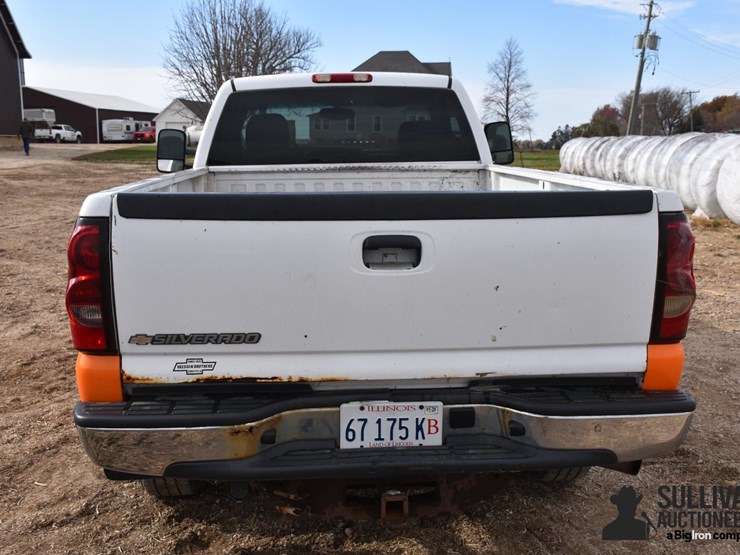 2006-chevrolet-silverado-2500-image-6