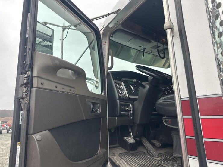 kenworth-w900-image-23