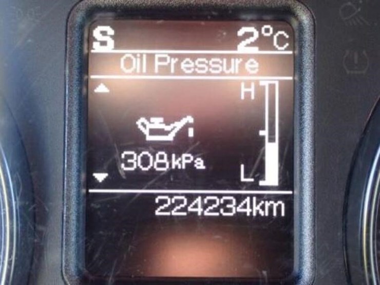 ram-1500-slt-image-46