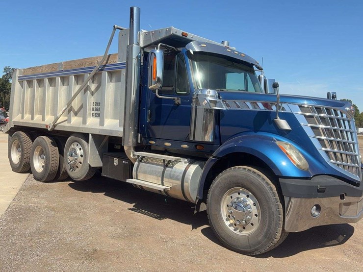 2010-international-lf517-lone-star-dump-truck-image-2