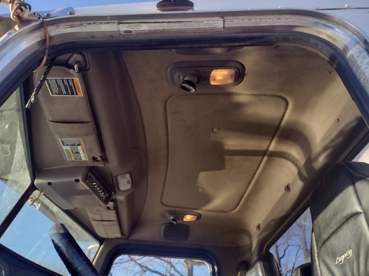 peterbilt-389-image-17