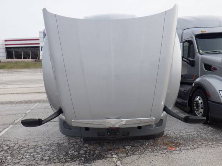 peterbilt-579-image-32