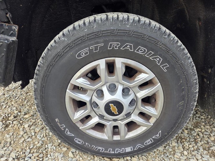 2015-chevrolet-silverado-2500hd-image-57