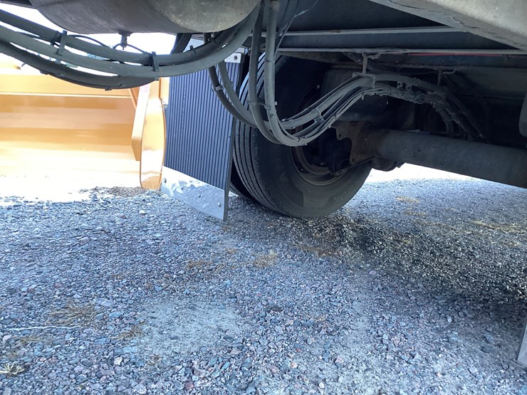 #4675-•-2014-merrit-cattle-trailer-image-17