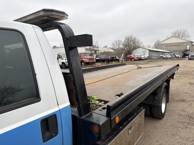 ford-f550-xlt-image-19