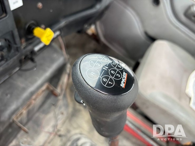 international-4900-image-38