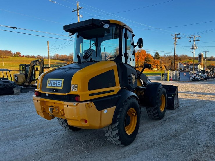 2018-jcb-409-image-5