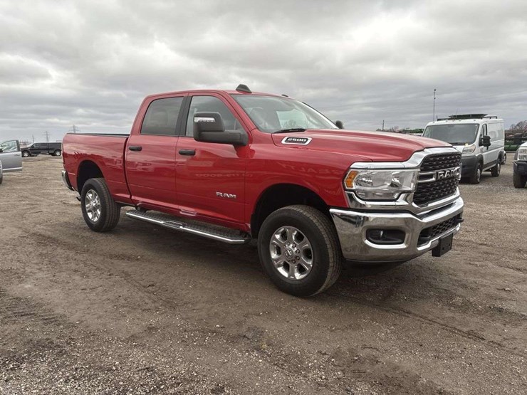 2024-ram-2500-big-horn-image-6