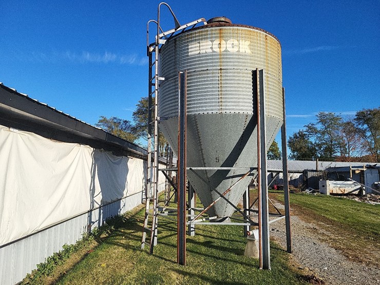brock-12-ton-feed-bin-w/boot---bin-#5-image-1