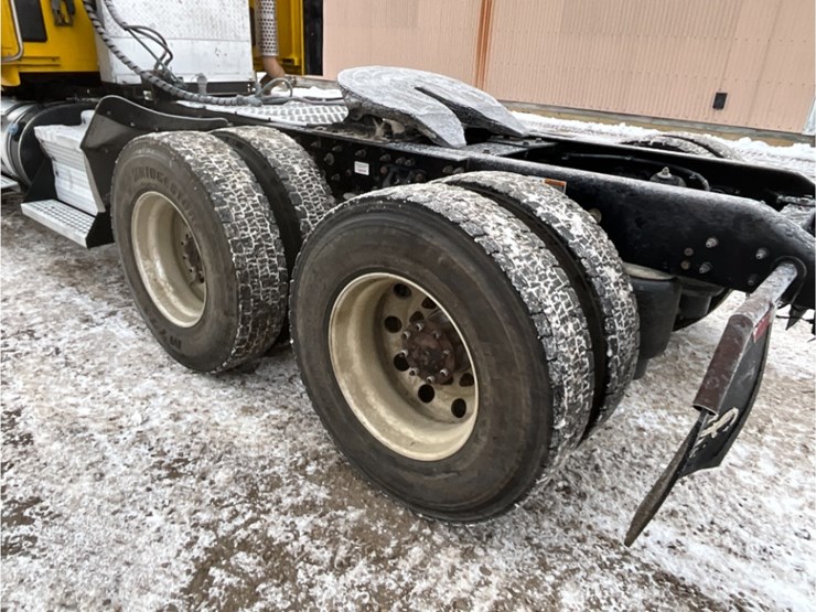 2019-kenworth-t880-image-15