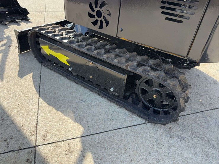 2025-miva-va13-mini-excavator-image-5