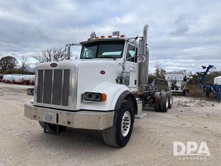peterbilt-378-image-2