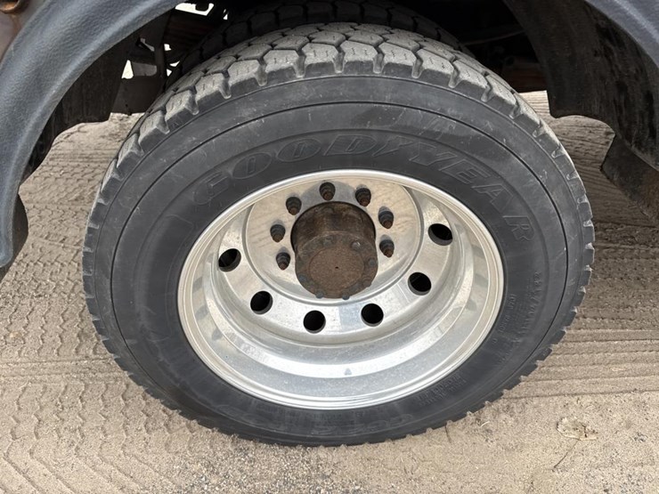 ford-f550-xlt-image-48