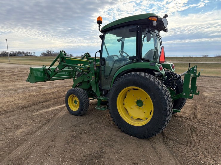 2021-john-deere-4066r-image-3