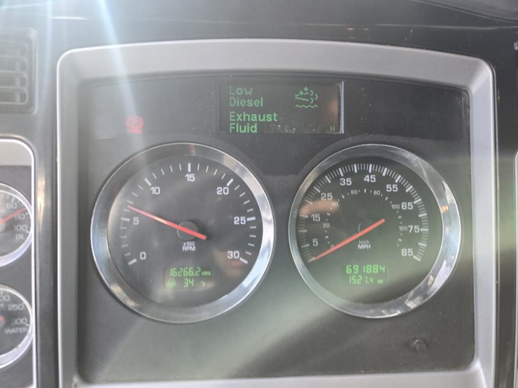 2013-kenworth-t660-image-52