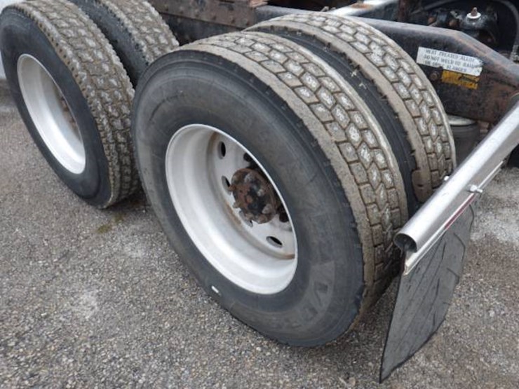 1994-peterbilt-378-image-15