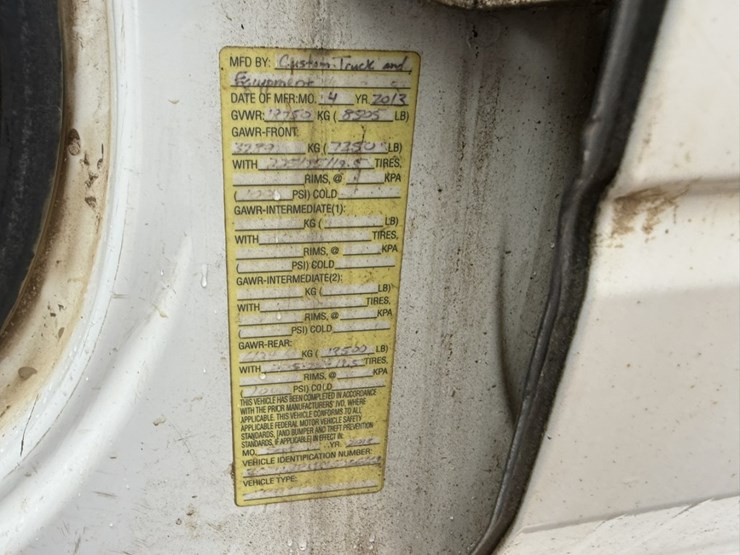 #1840-•-2013-ram-5500-4x4-service-truck-image-48