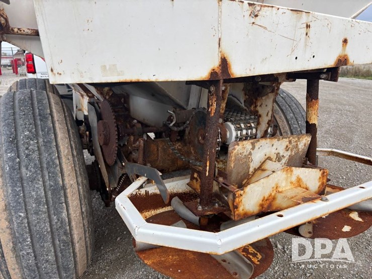 dry-spreader-buggy-(dr12582-unit-40)-image-26