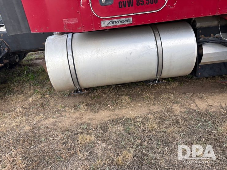 2014-kenworth-t660-image-36