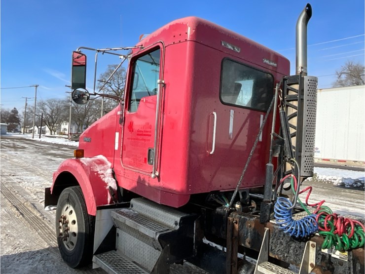 2005-kenworth-t800-image-14