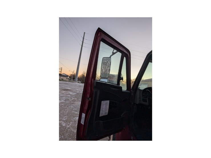 2014-international-durastar-4300-image-12