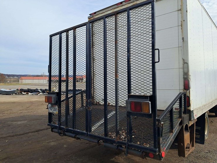 2008-isuzu-npr-image-4