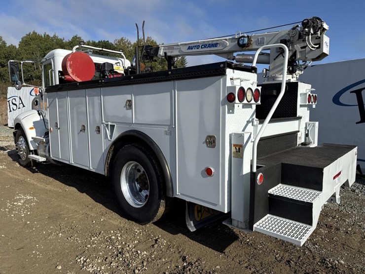 2017-peterbilt-337-image-3