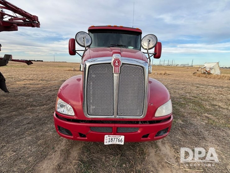 2014-kenworth-t660-image-3