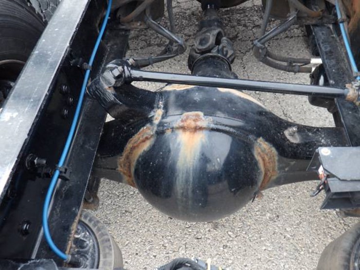 freightliner-cascadia-126-image-12