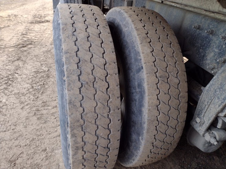 peterbilt-567-image-26