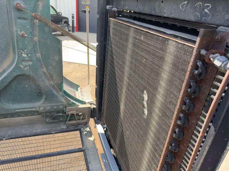 2003-peterbilt-379-image-32