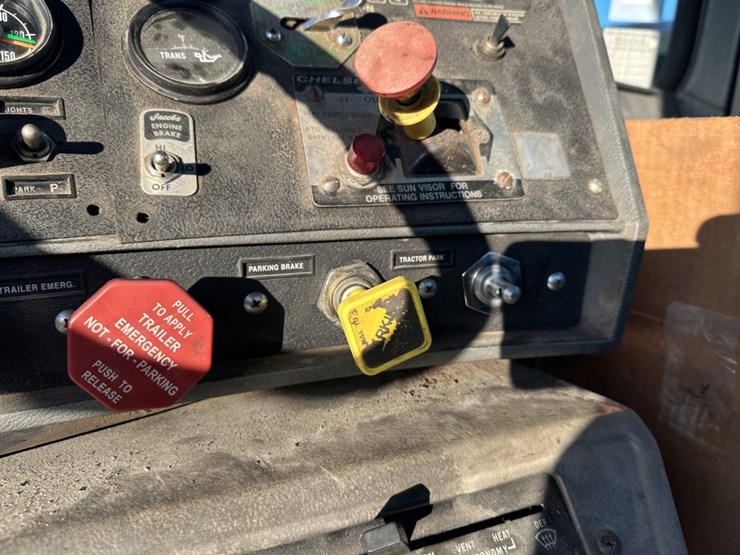 1996-mack-rd688s-image-53